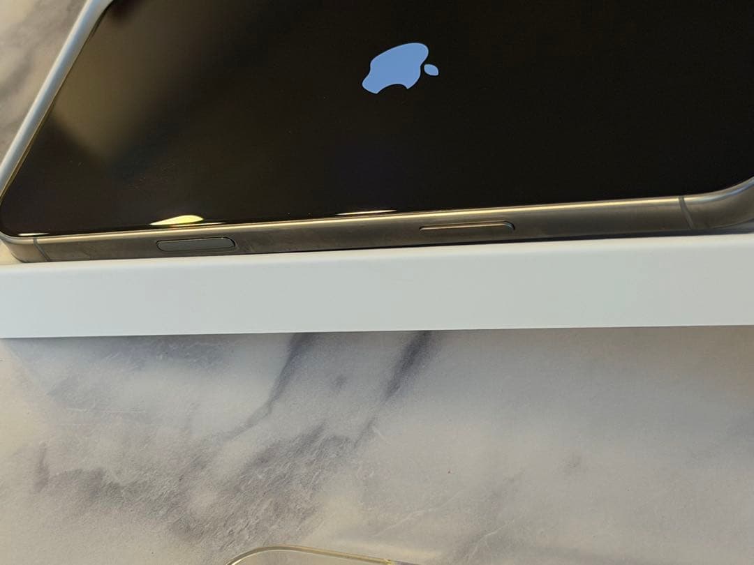 【超美品】iPhone16ProMax 512GB チタニウム➕保証付き