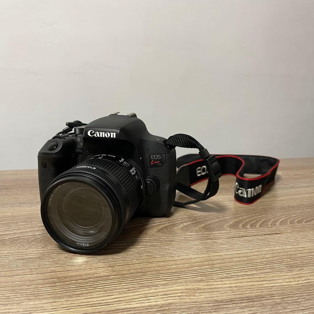 Canon EOS Kiss X9iダブルズームキット（望遠レンズジャンク付き）