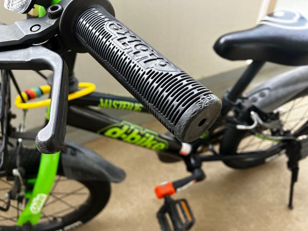 a.　d-bike 幼児用自転車 黒/緑 16インチ　カゴ付き