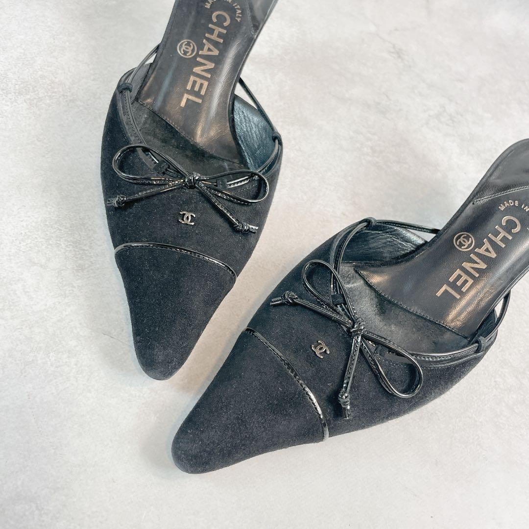 靴 Vintage Chanel Black suede bow mules