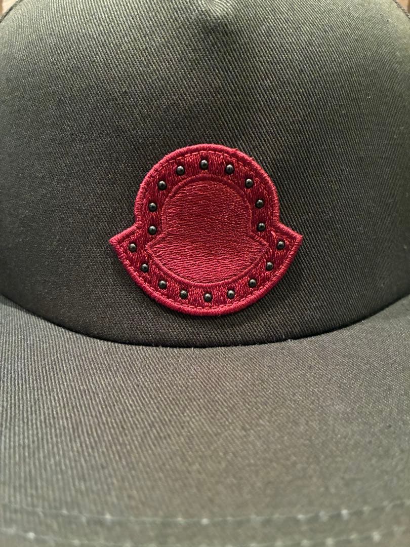 モンクレール ロゴキャップ オリーブ色