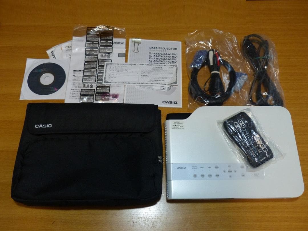 送料込 未使用品★CASIO スリム プロジェクター XJ-A145V★カシオ
