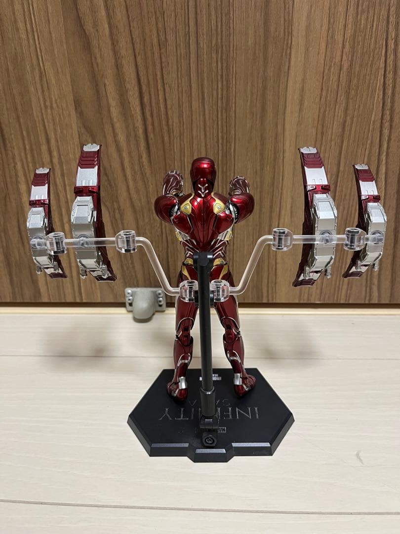 threezero hottoys アイアンマン ガントレット