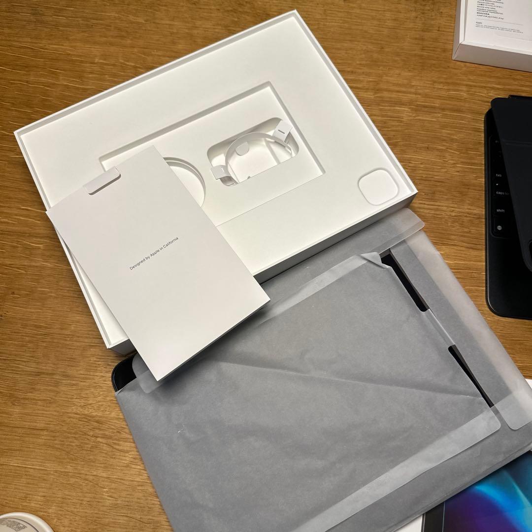 【美品】iPad Pro 13インチ (M4)＋Magic Keyboard