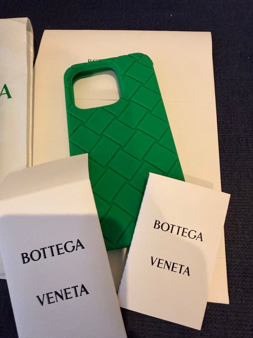 BOTTEGA VENETA iPhone14proケース　ボッテガヴェネタ