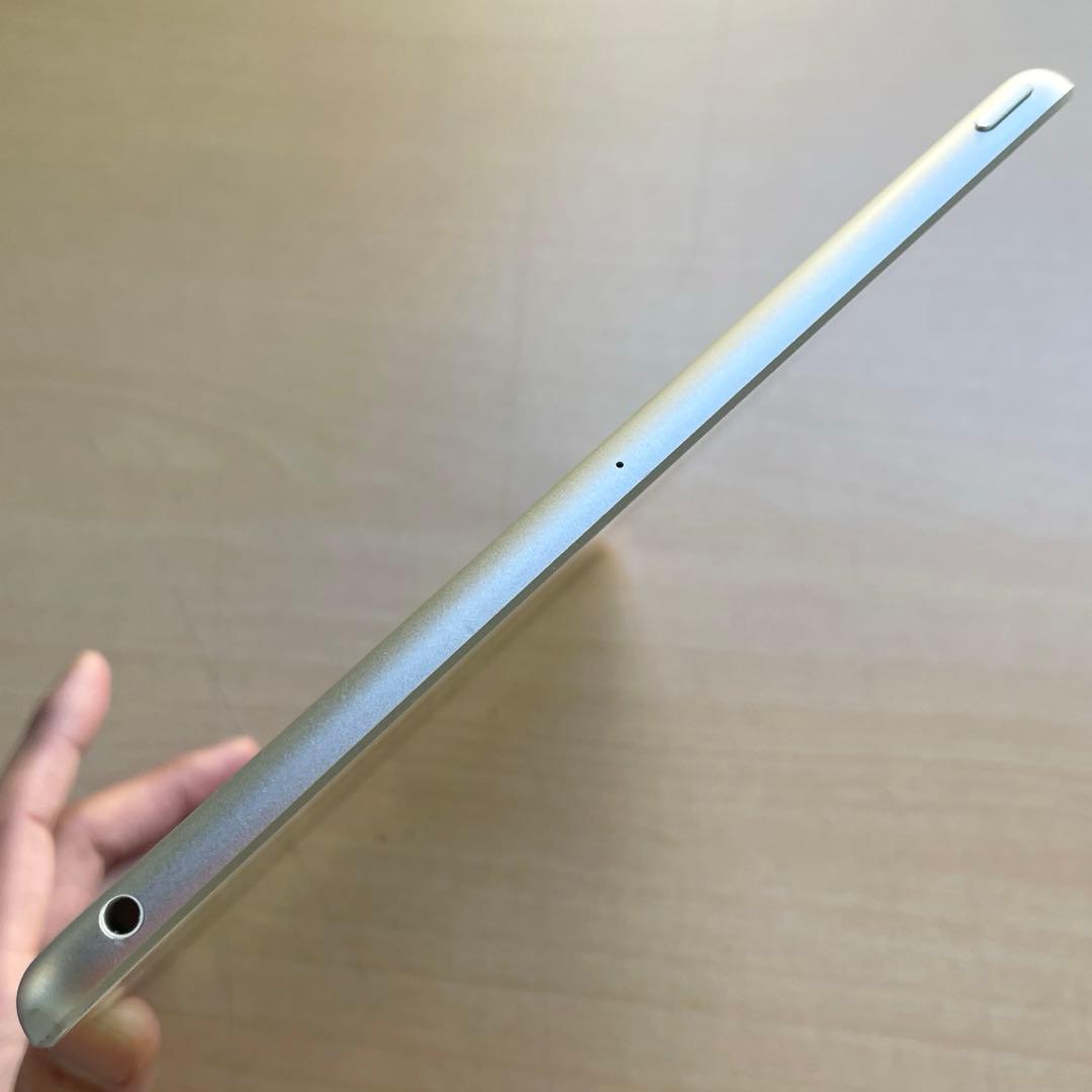 iPad 第6世代　A1893　Wi-Fiモデル　シルバー　32GB美品 #1