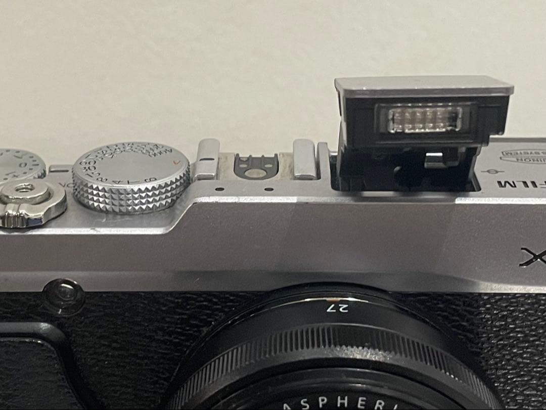 FujifilmX-E2シルバー 27パンケーキ&55-200ズーム 付属品多数