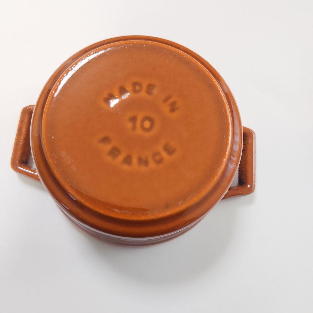 staub　ココット　廃盤カラー　サイズ10 シナモン