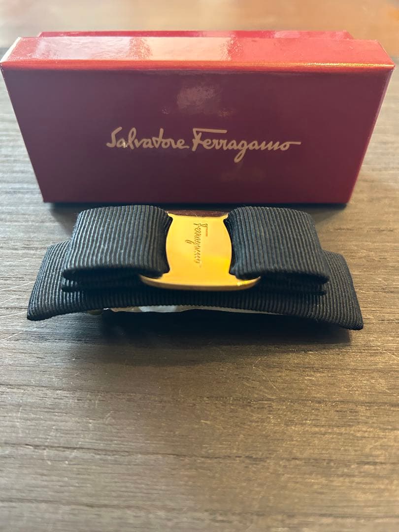 フェラガモ　バレッタ（未使用品）