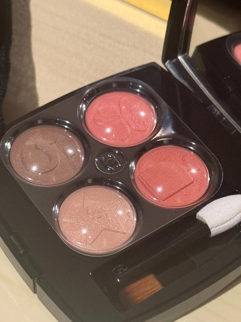 シャネル/新品レキャトルオンブルブトン209ブトンマドモアゼル[アイシャドウ]