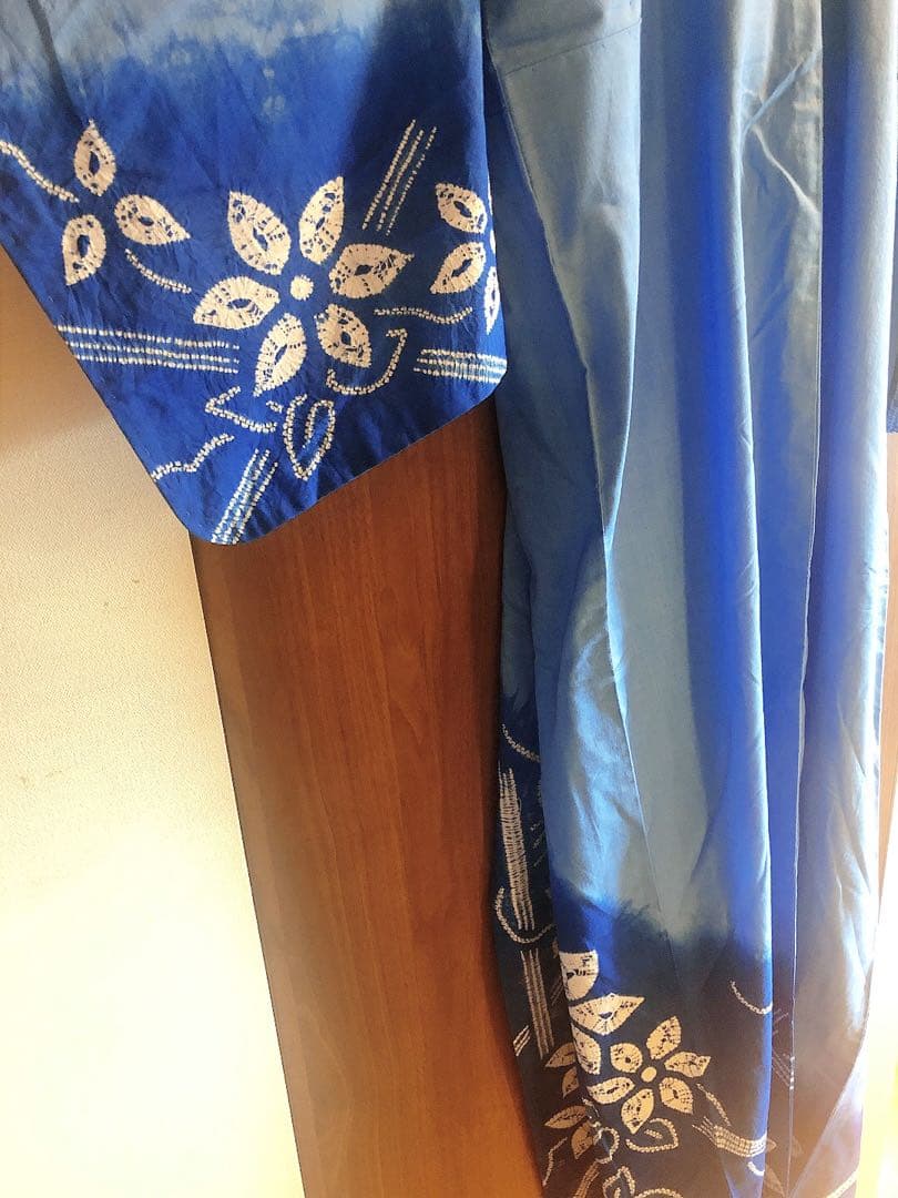 中古美品　有松鳴海絞り　浴衣　絵羽の付け下げ調が可愛い♡ぼかしのブルー水色　お花