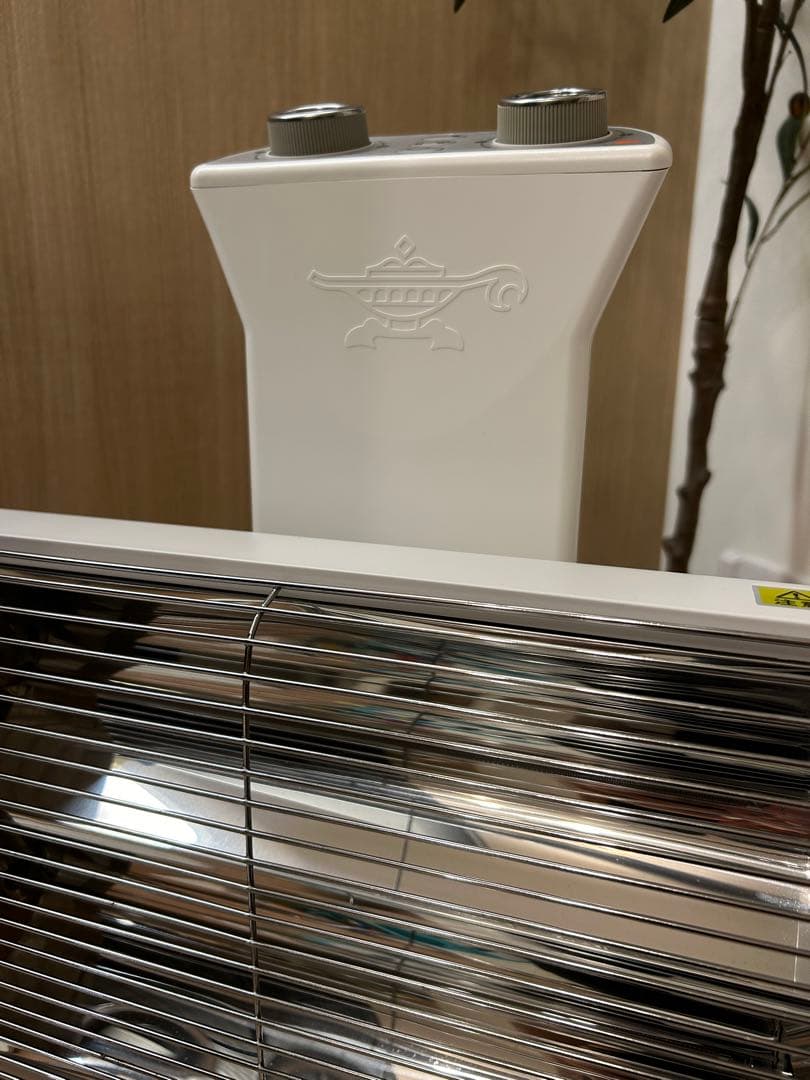 【美品】アラジン CAH-2G10E グラファイトヒーター 2022年製 白