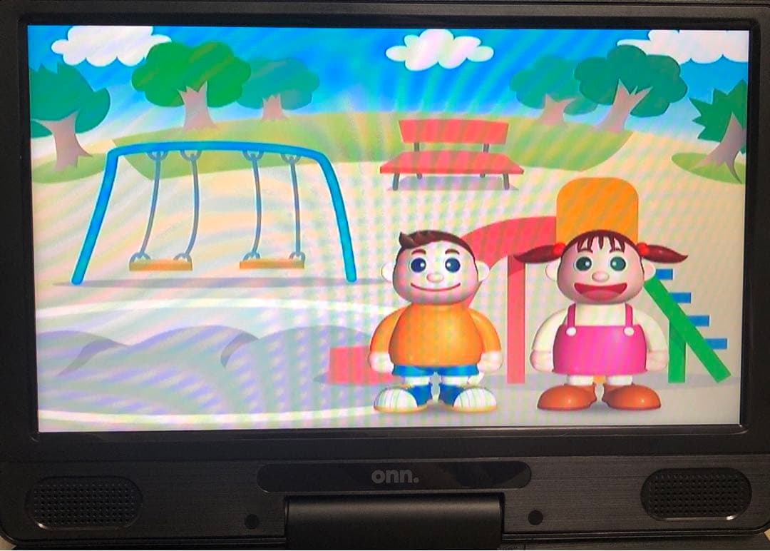 美品　ポータブル　ブルーレイプレーヤー　ONN 11インチ　100009768