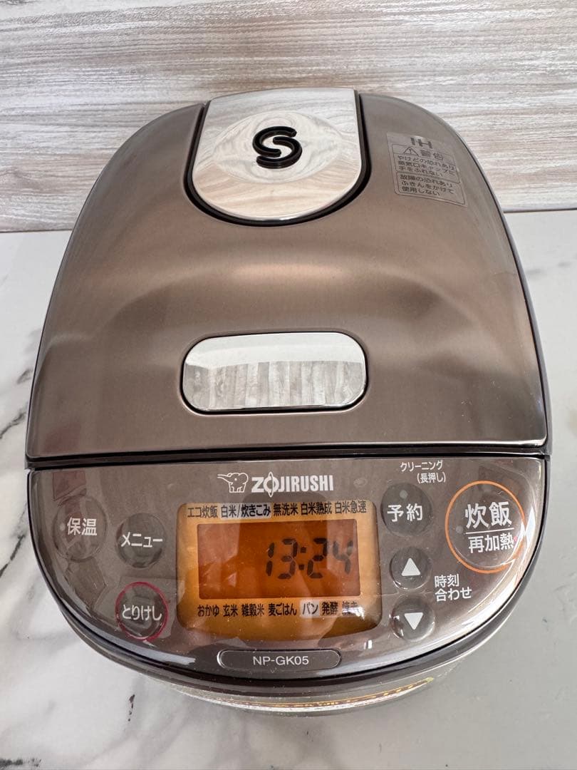 Zojirushi NP-GK05 極め炊き 炊飯器 3合