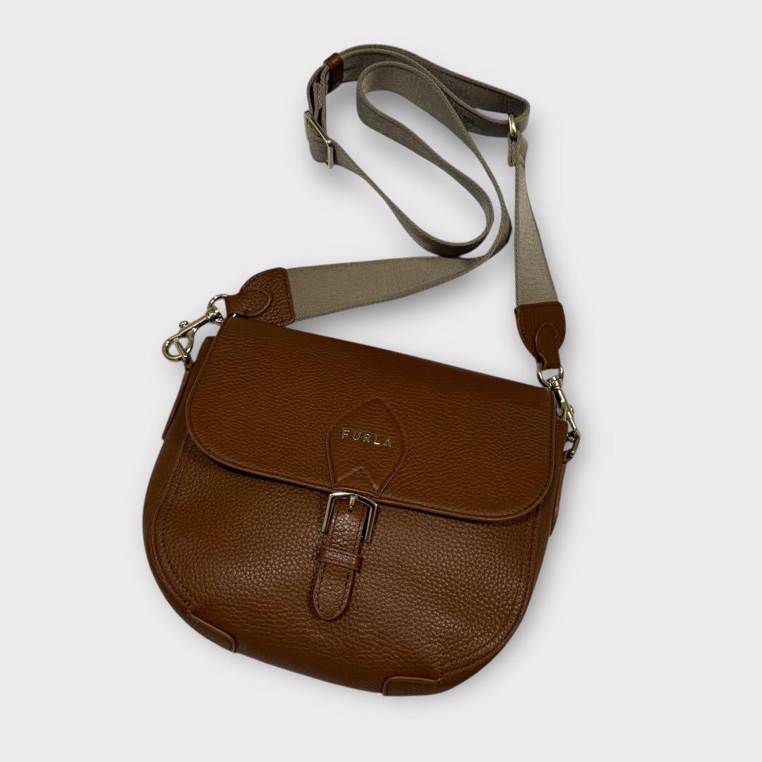 極美品✨FURLA フルラ　ウラニア　ショルダーバッグ　斜めがけ　レザー