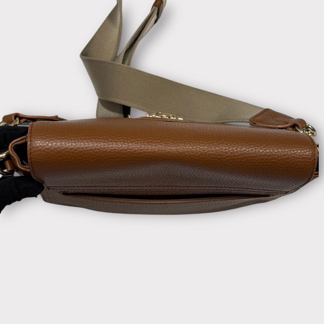 極美品✨FURLA フルラ　ウラニア　ショルダーバッグ　斜めがけ　レザー