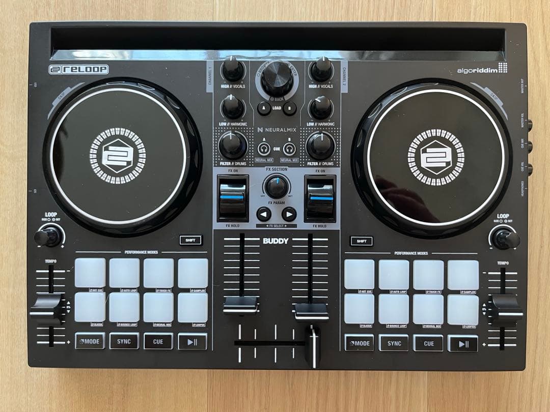 ③Reloop Buddy DJコントローラー
