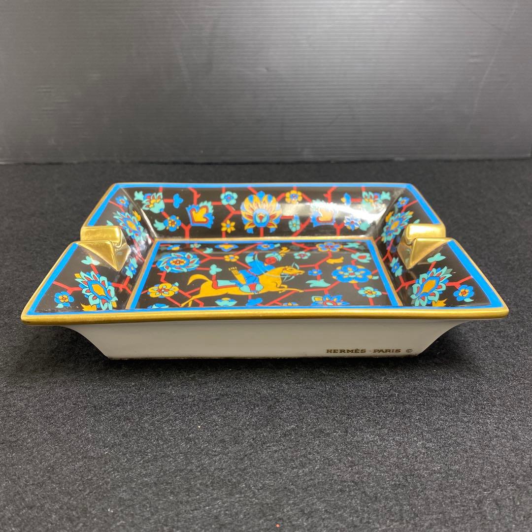 エルメス　金彩　黒地馬アッシュトレイ　トヒオ　東里7-1210☆1F