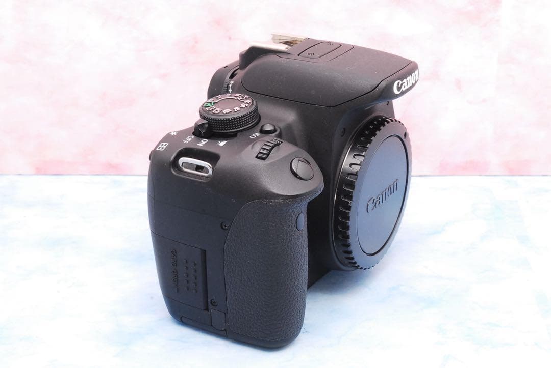 キャノン Kiss X7i☆手ぶれ補正標準＆超望遠レンズ付☆一眼レフカメラ