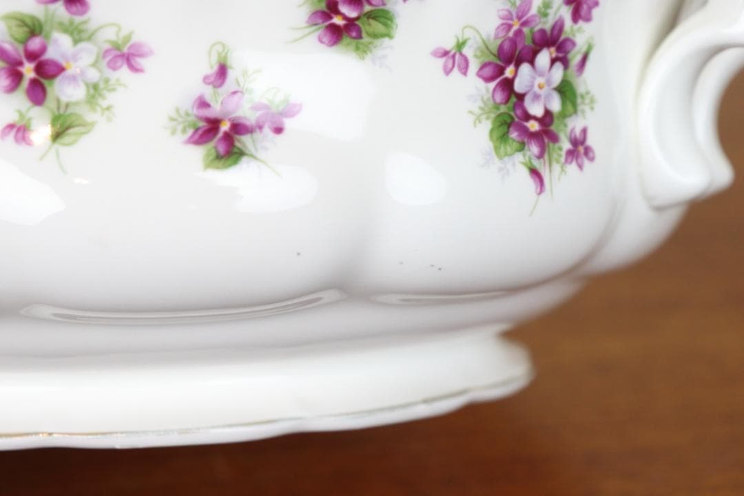 お値下げ　ロイヤルアルバート　スウィートバイオレット　チュリーン　蓋付ボウル