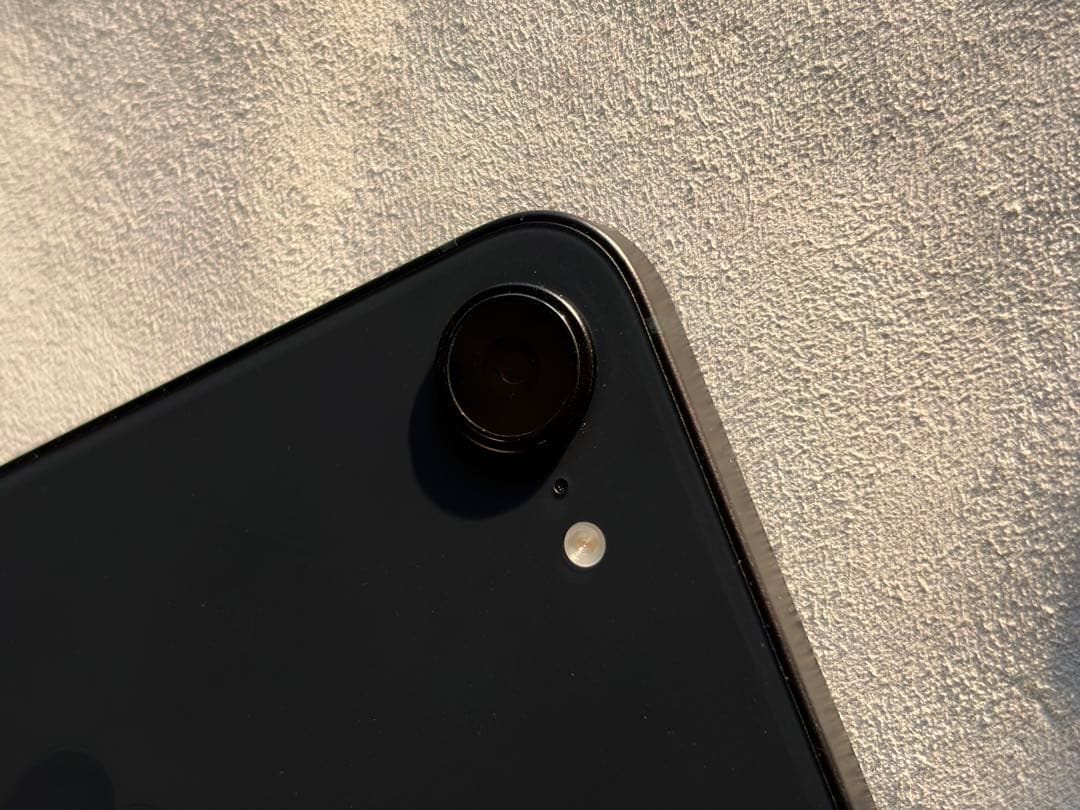 ほぼ未使用 iPhone 16e アメリカ版 128GB ブラック 本体のみ