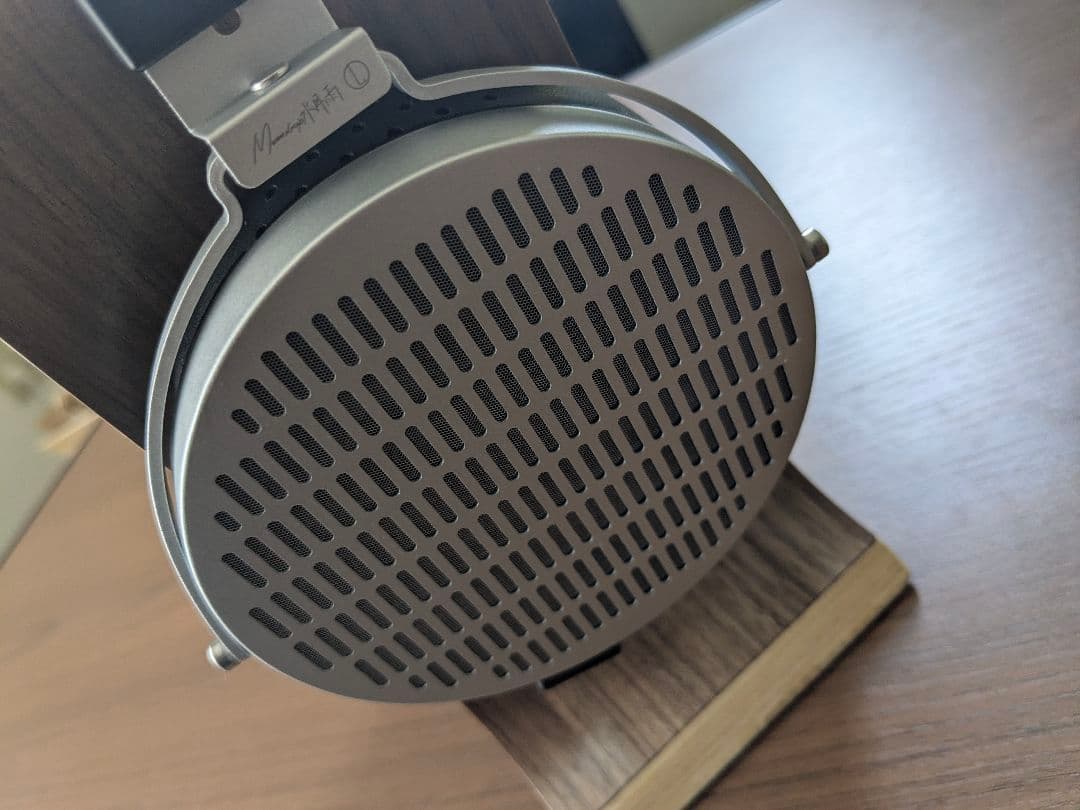 水月雨 Moondrop 大都会 - Cosmo