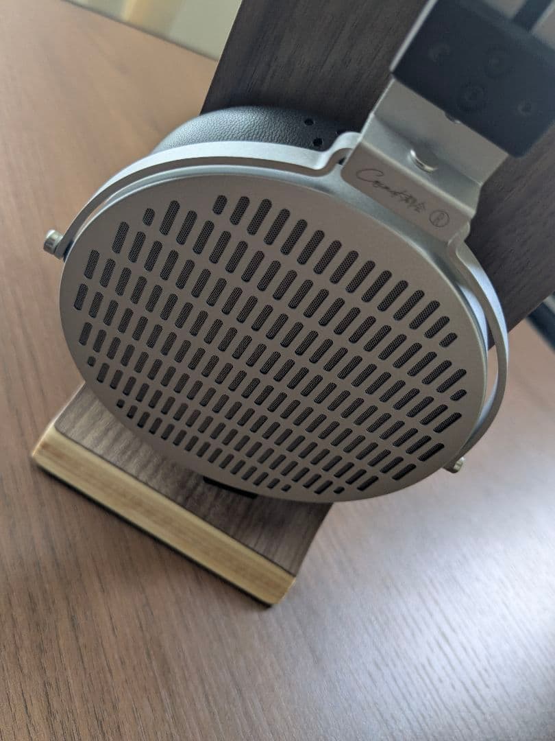 水月雨 Moondrop 大都会 - Cosmo