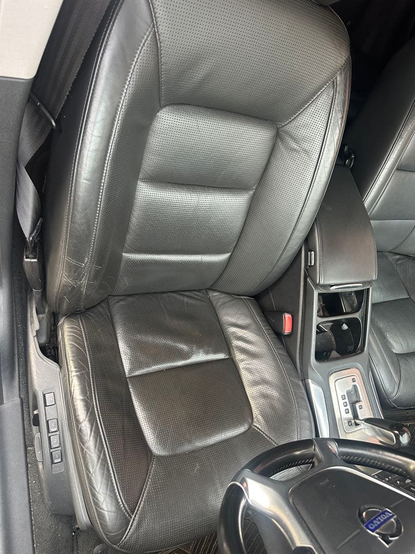 フ*ノ様 2010年式　ボルボ　V70 2.5LT