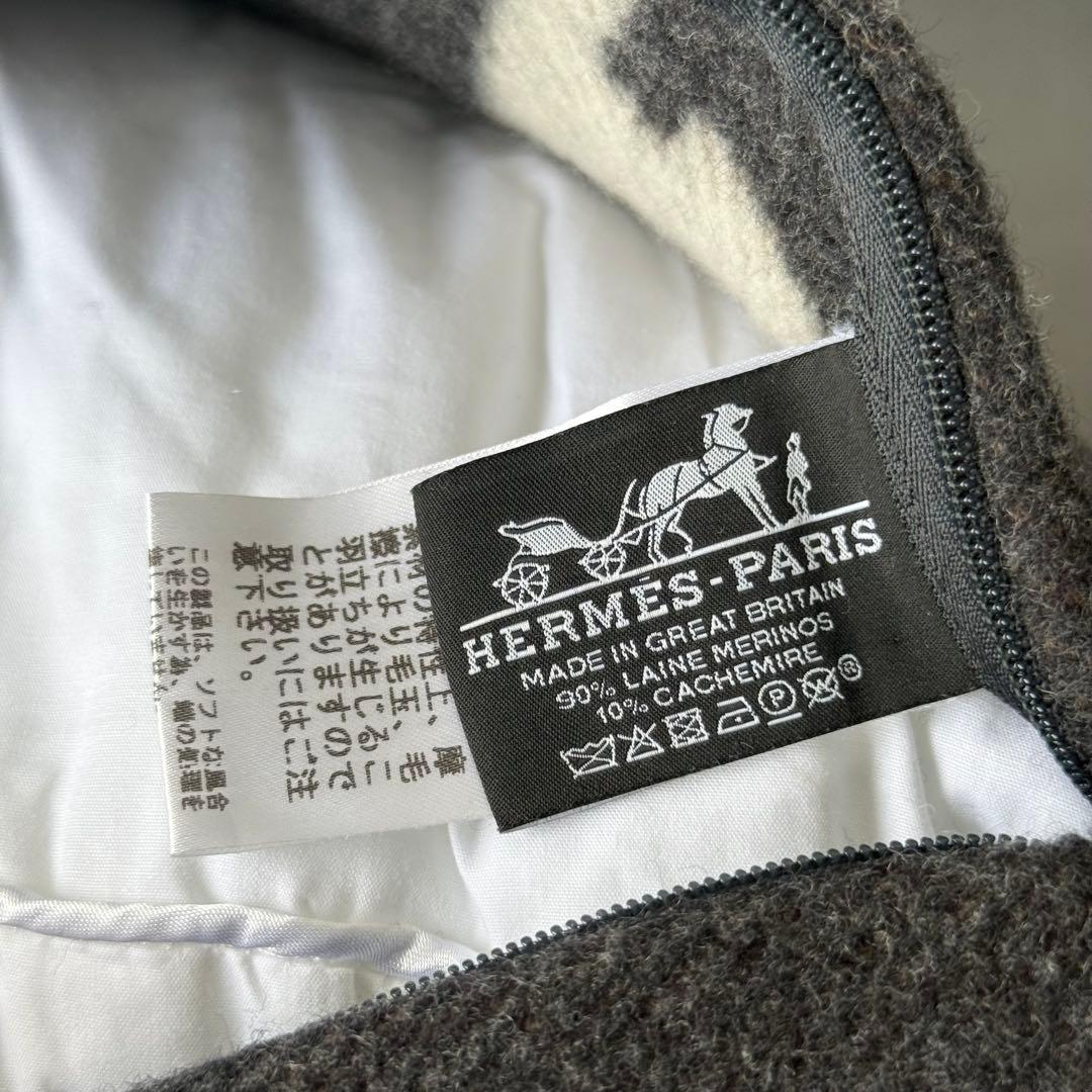 エルメス アヴァロン PM クッション エクリュxグリ・フォンセ カシミヤカバー