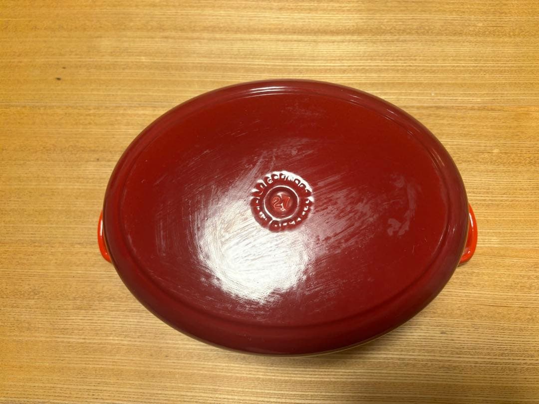 美品　ル・クルーゼオーバル鍋　27センチレッド　赤【箱なし】