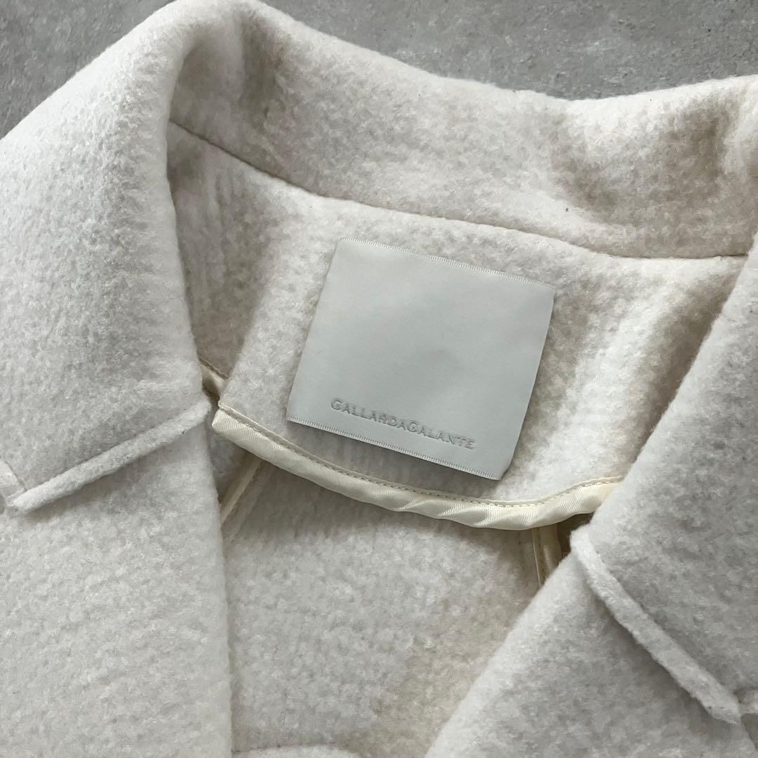 美品 ガリャルダガランテ ブークレーショートコート ウール アイボリー