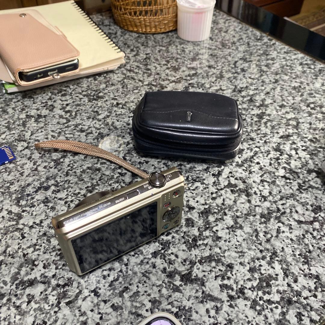 CASIO コンパクトデジタルカメラ　EXILIM EX-ZS150