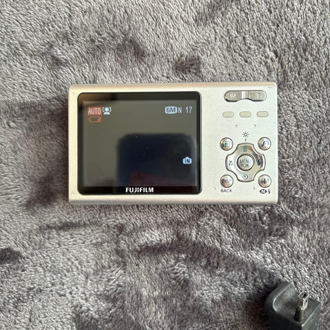 フジフィルム　FINEPIX Z5 ベビーピンク