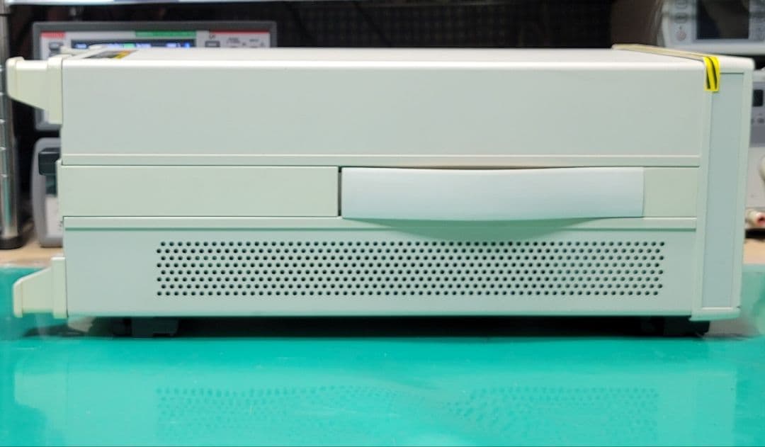 精度良 ADCMT 6243 DC VOLTAGE/CURRENT SOURCE