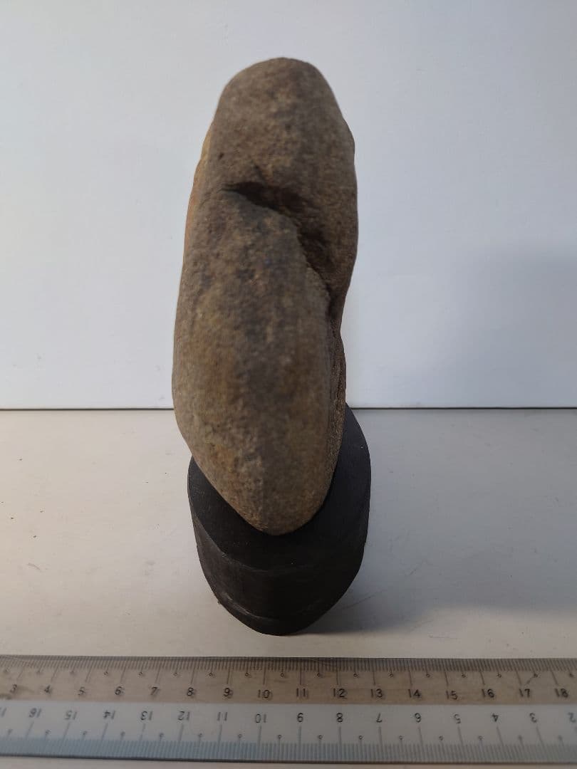 重信川馬蹄石　抽象画　水石 鑑賞石