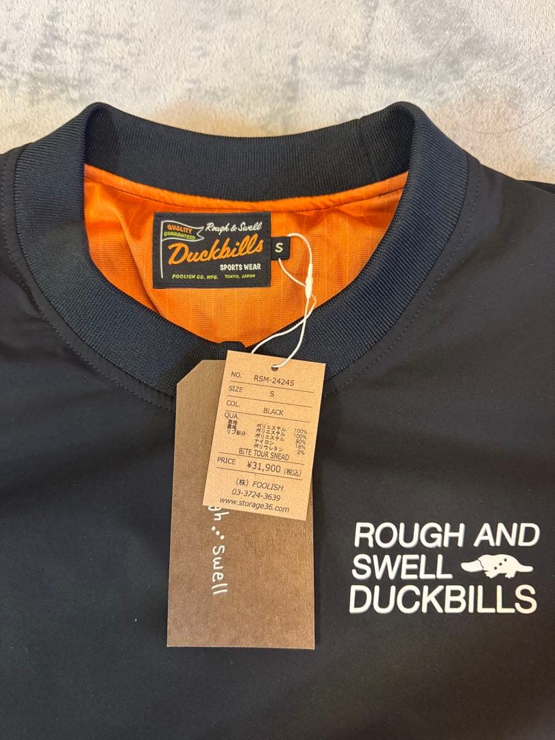 Rough & Swell ツアーバイト　防風アウター