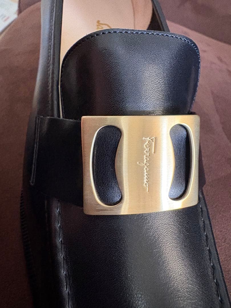 新品未使用　Salvatore Ferragamoヒール4cm ローファー