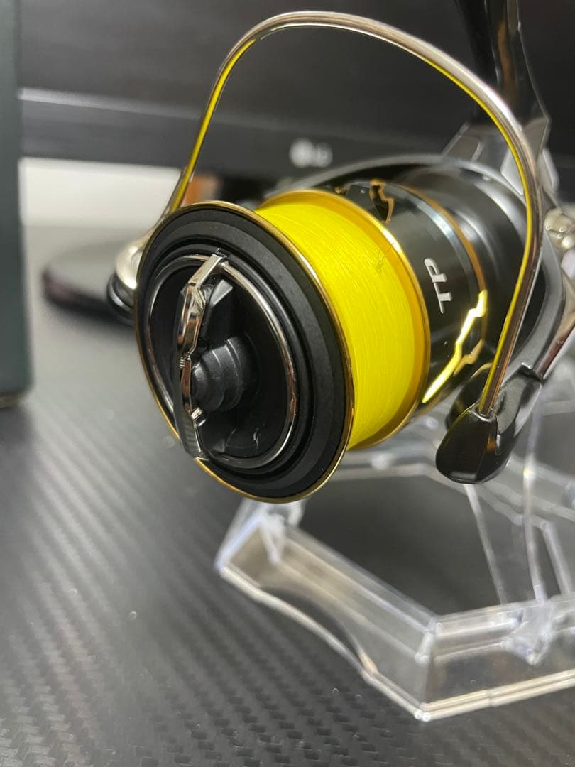 【極美品】シマノ 20ヴァンフォード C2000S 20ツインパワースプール