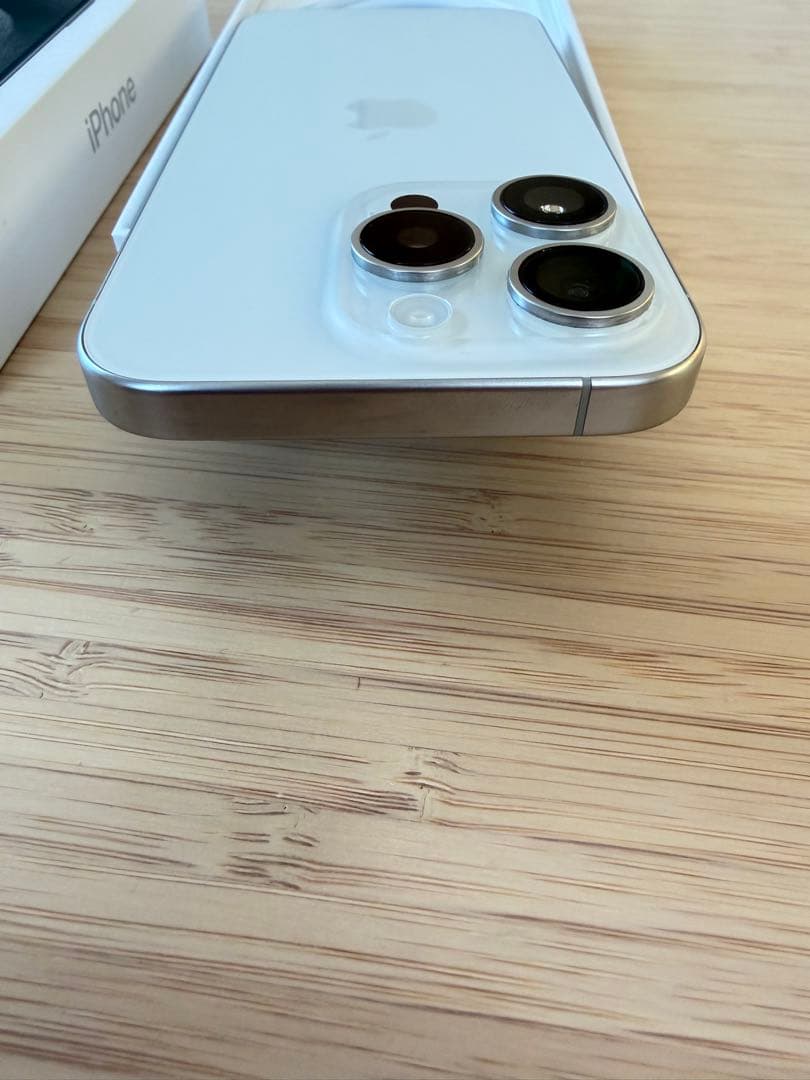 【ともちん】Apple iPhone 15 Pro ホワイト 本体