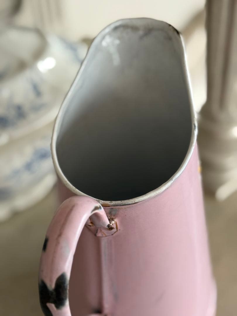 フランスアンティークホーロー薄ピンクツバメと小花柄バンドペイントピッチャージャグ