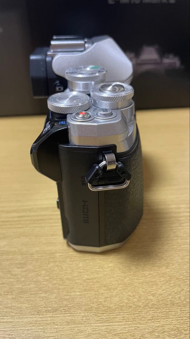 OLYMPUS OM-D E-M10 MarkⅢ ダブルズームキット シルバー