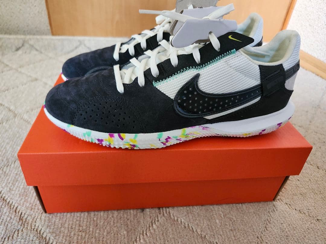 ★米粒★Nike フットサルシューズ　ストリートガト