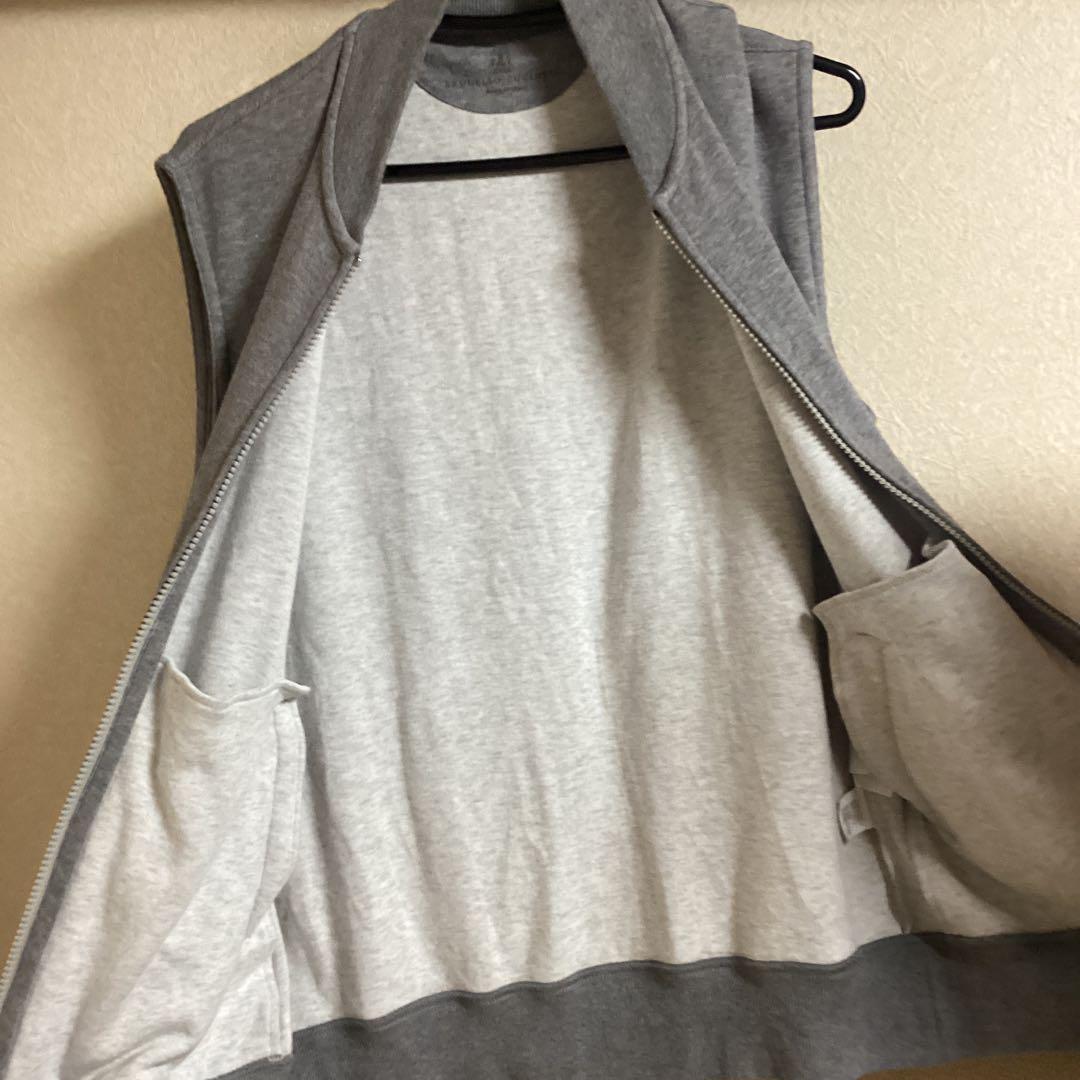 ブルネロ クチネリ　グレー ノースリーブ ベスト ダブルジッパー