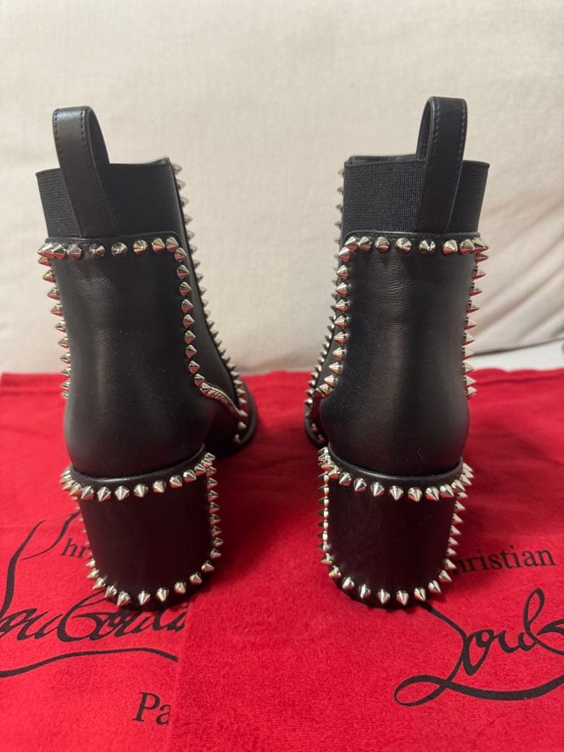 値下げ！正規品ルブタン スタッズサイドゴアブーツ　1回着用