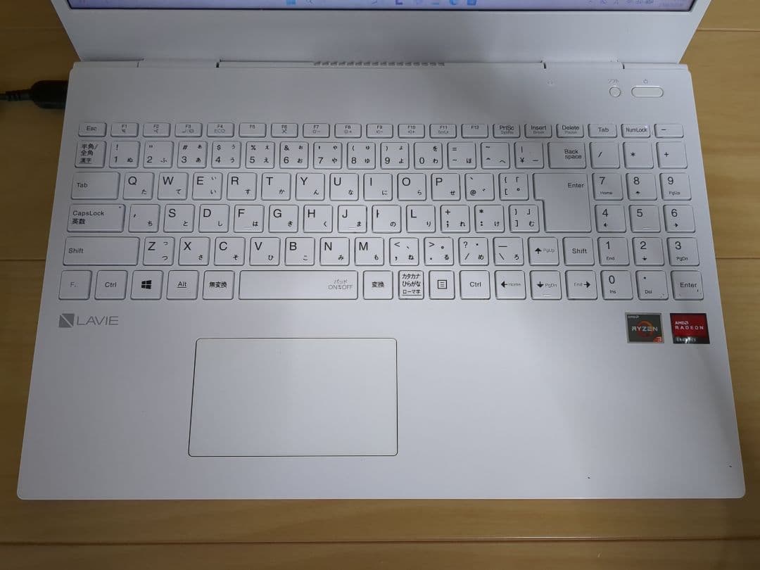 LAVIE N1535/AAW Ryzen 3 8GBメモリ・256GB SSD