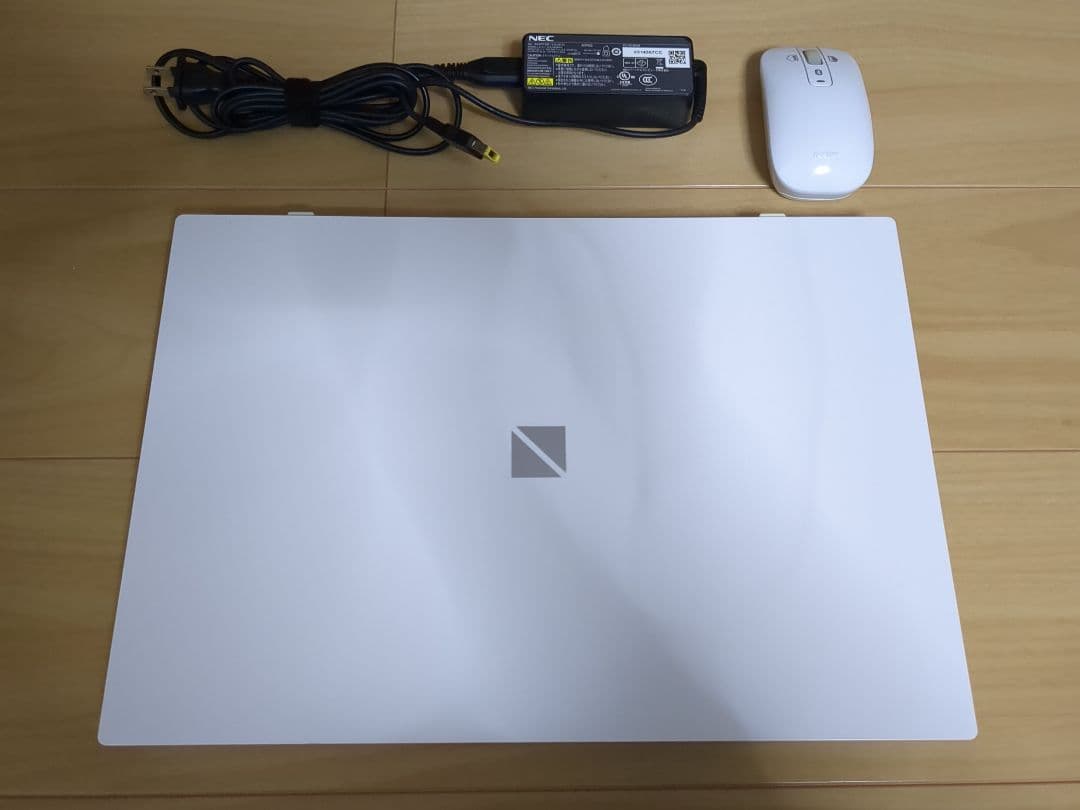 LAVIE N1535/AAW Ryzen 3 8GBメモリ・256GB SSD