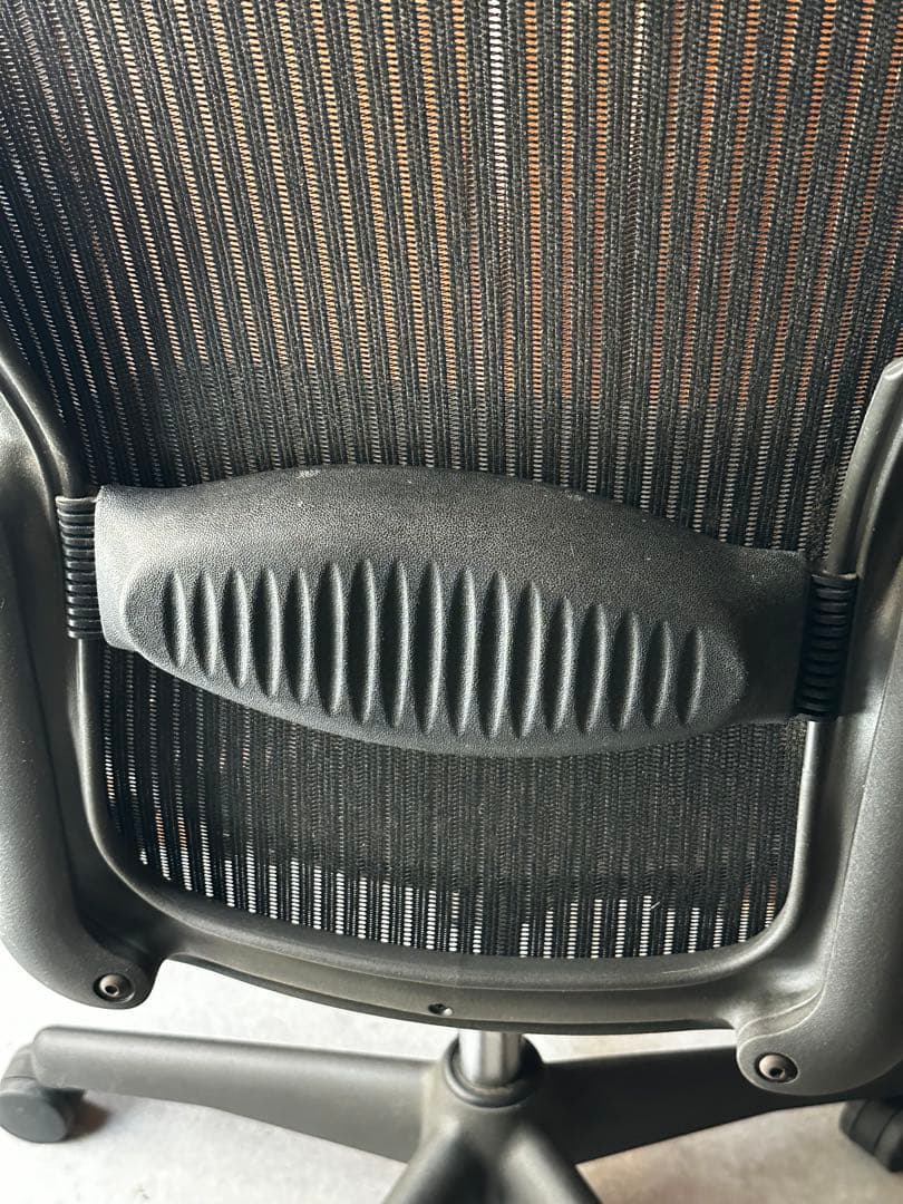 ハーマンミラー アーロンチェア USED