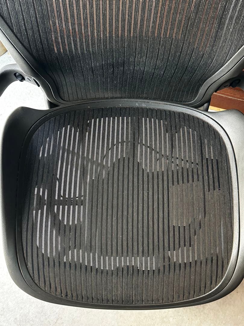 ハーマンミラー アーロンチェア USED