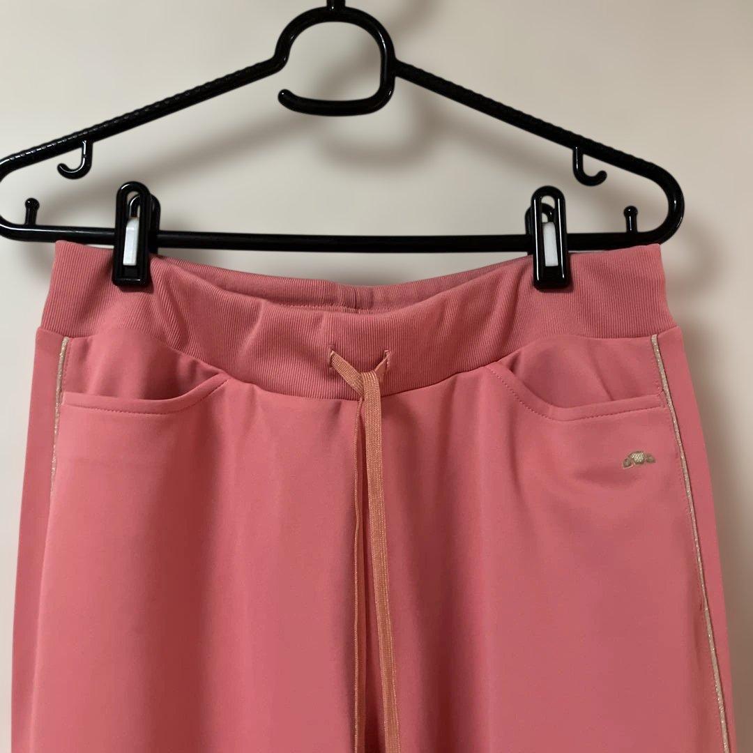 ELLESSE ジャージセットアップ ピンク パンツバックロゴ刺繍 レディースＭ