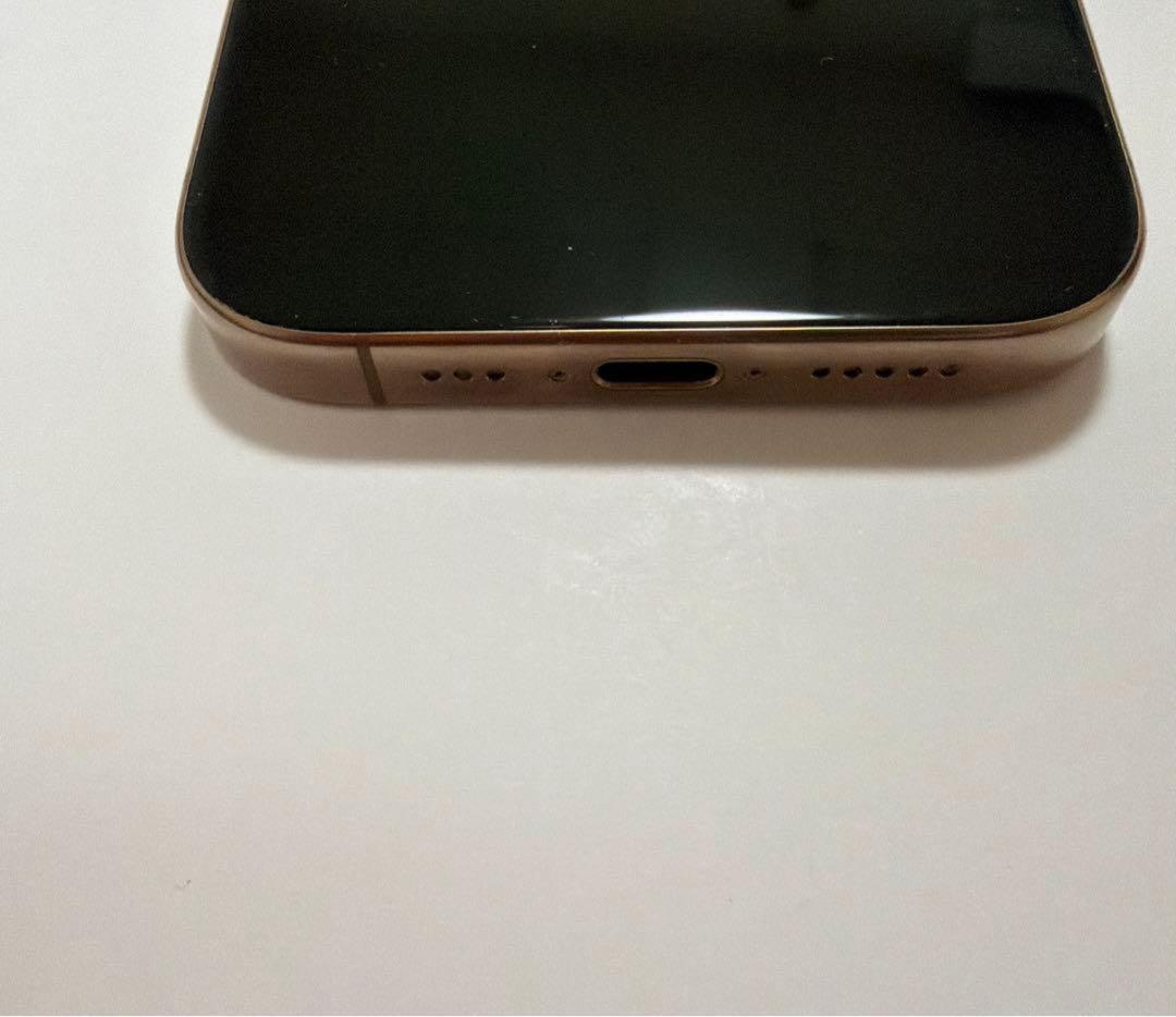 Apple iPhone 16 Pro 256GB デザートチタニウム